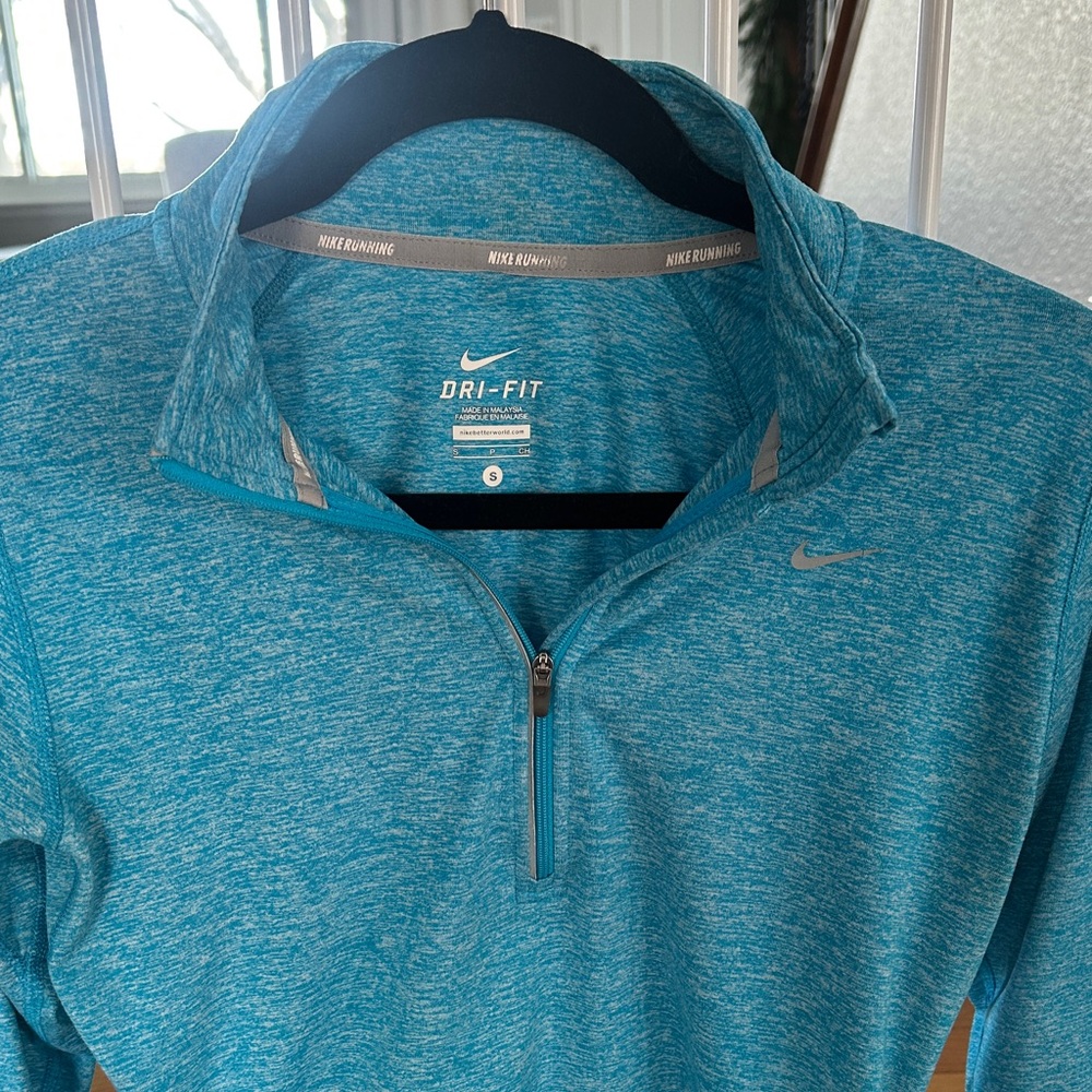 Nike Women's Teal Long Sleeve Performance Top - Picture 3 of 3